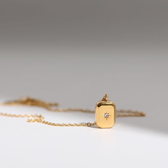 18K Gold Plated Rectangular Tag North Star Pendant Necklace - Picture 8 of 8